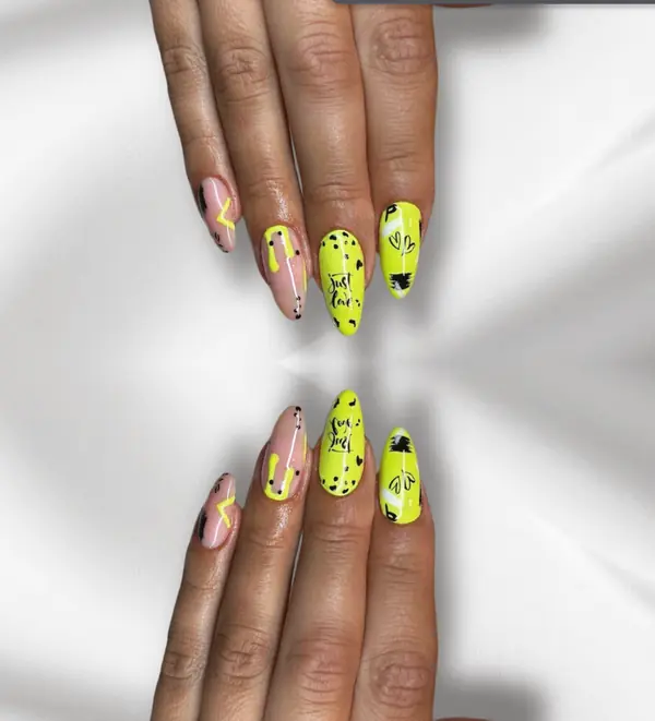 Neonski nail art